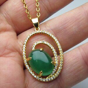 14K Jade Pendant With Necklace